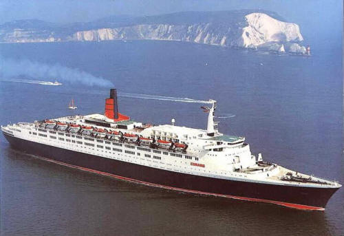 Queen_Elizabeth_2-08